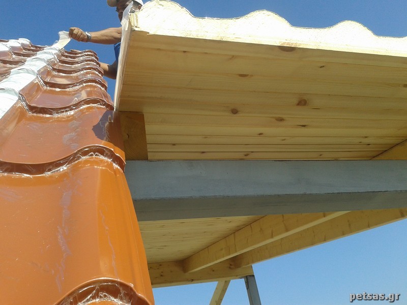 τοποθέτηση πάνελ με ενσωματωμένο ραμποτέ φυσικής ξυλείας Petsas.gr0006
